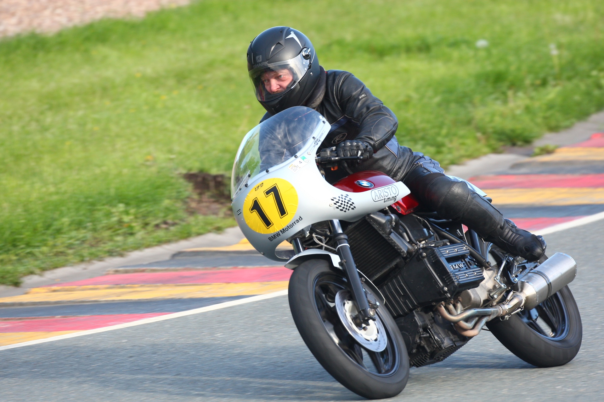 Hansjörg Vollmer auf seiner K75 RS auf dem Sachsenring 2014